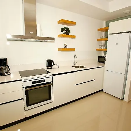 Pepper Street Apartment