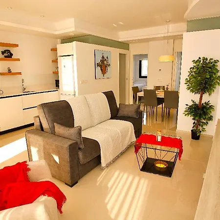 Pepper Street Apartment *